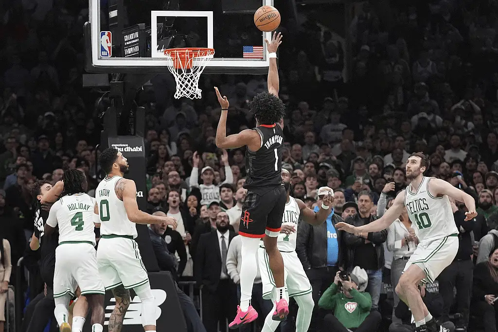 超强对决！火箭击败凯尔特人，霸气登顶西部