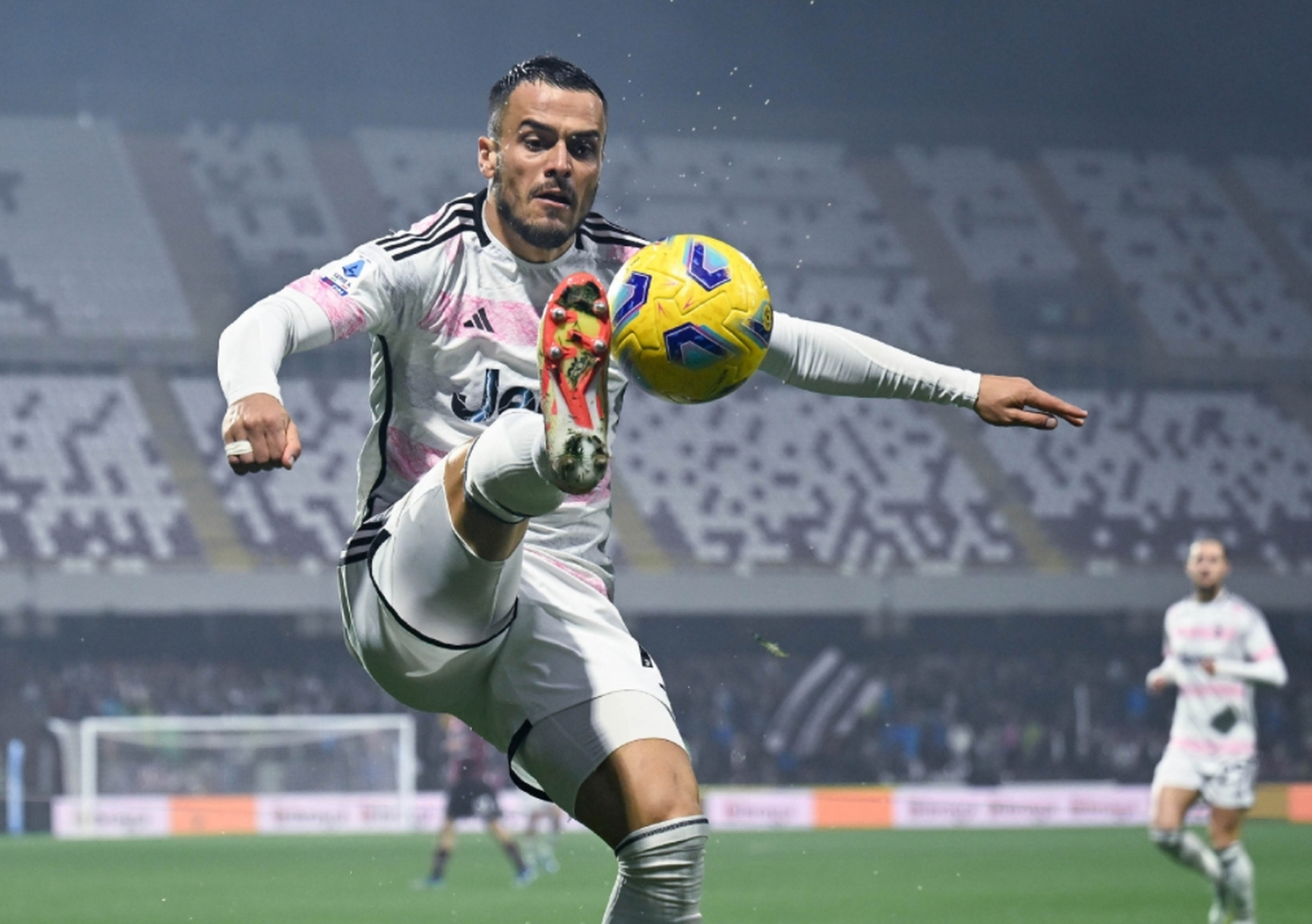 欧宝体育-包含尤文图斯门将荷兰守卫，展现世界级水平的词条